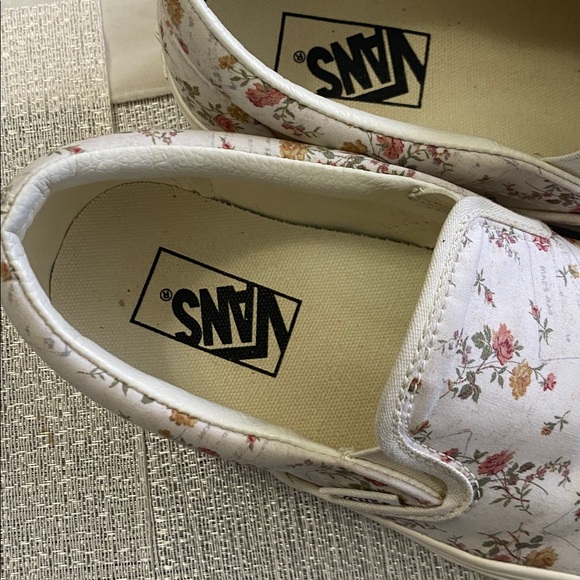 Vans White Floral Slip-On Shoes - Picture 2 of 6
